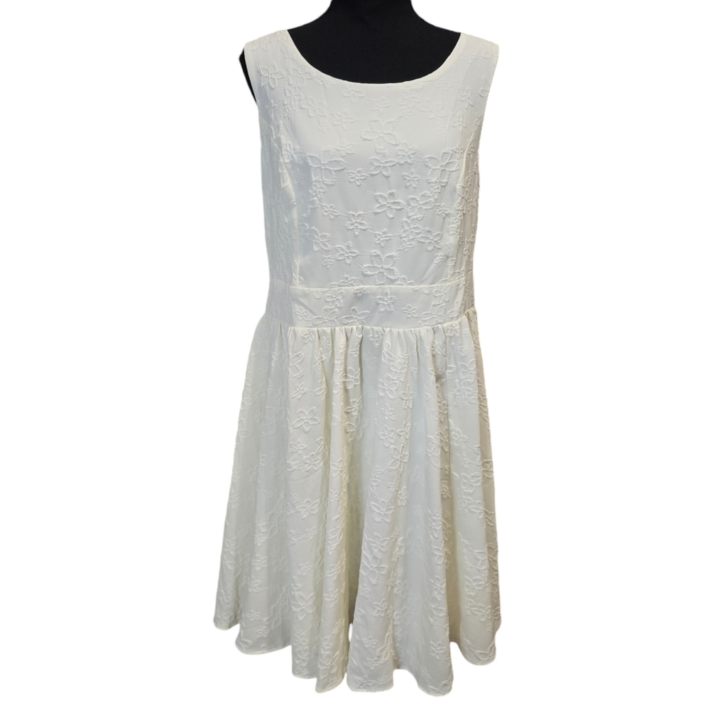 ⭐️NWT Torrid Off White Floral Textured Fit & Flared Skater Dress Sz 14